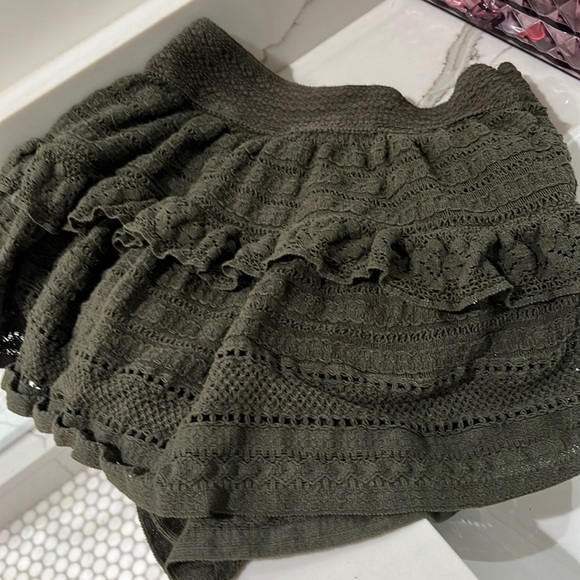 Green Aerie skirt - Picture 5 of 5